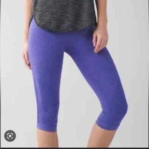 Girls size 14 Ivivva cropped purple leggings in excellent condition​
